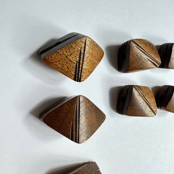 Bring a new lease of life to your sweaters or jackets, real wood vintage buttons - Picture 3 of 5